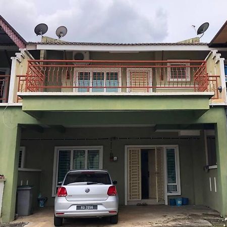 Nice Seremban 2 1/2 Storey House With 4 Rooms المظهر الخارجي الصورة