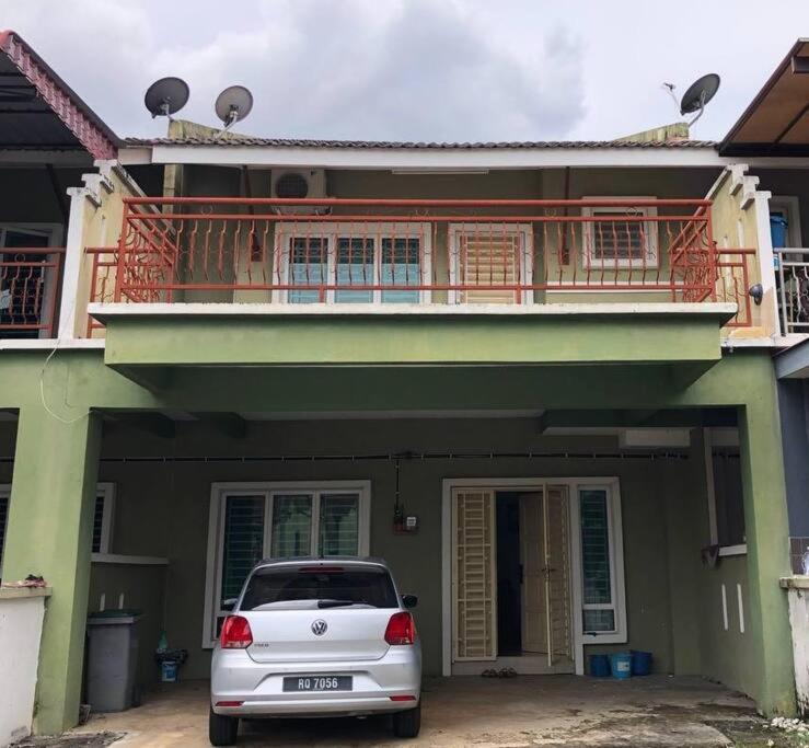 Nice Seremban 2 1/2 Storey House With 4 Rooms المظهر الخارجي الصورة